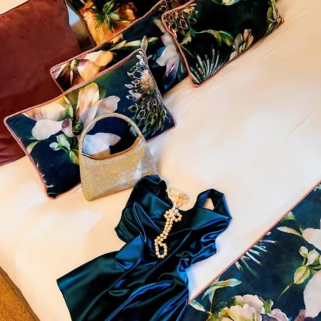 בית הארחה L'americano Luxury קיאברי